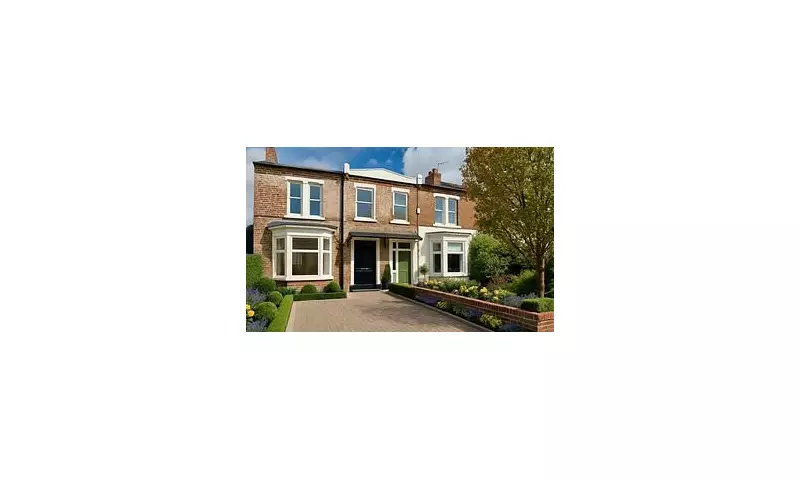 House Listing Sparks Outrage: Neighbours Claim Owners Are 'Pulling a Fast One' – Can You Spot the Problem?