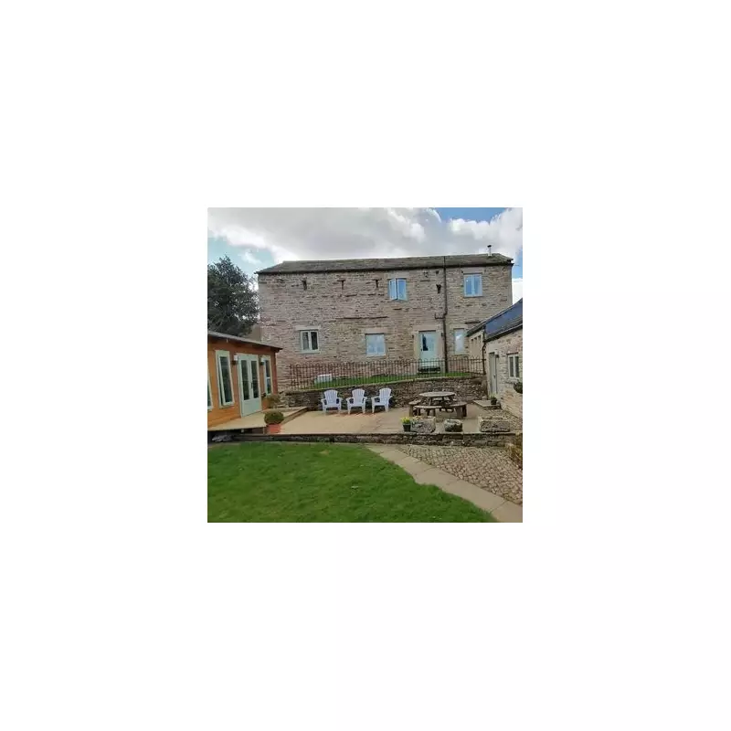 I Stayed in a Beautiful UK Village and Found a Hidden Gem Most Tourists Miss | The Mirror