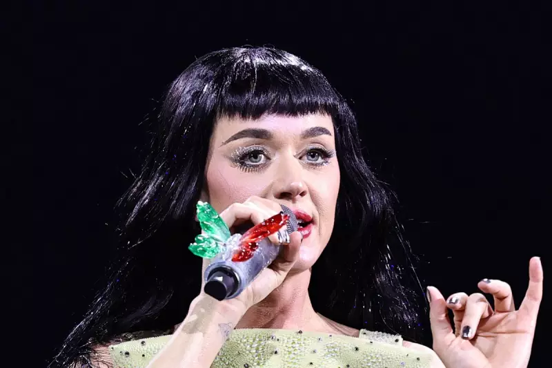 Katy Perry Halts Detroit Concert as Fan Collapses – Singer’s Heartwarming Response Goes Viral