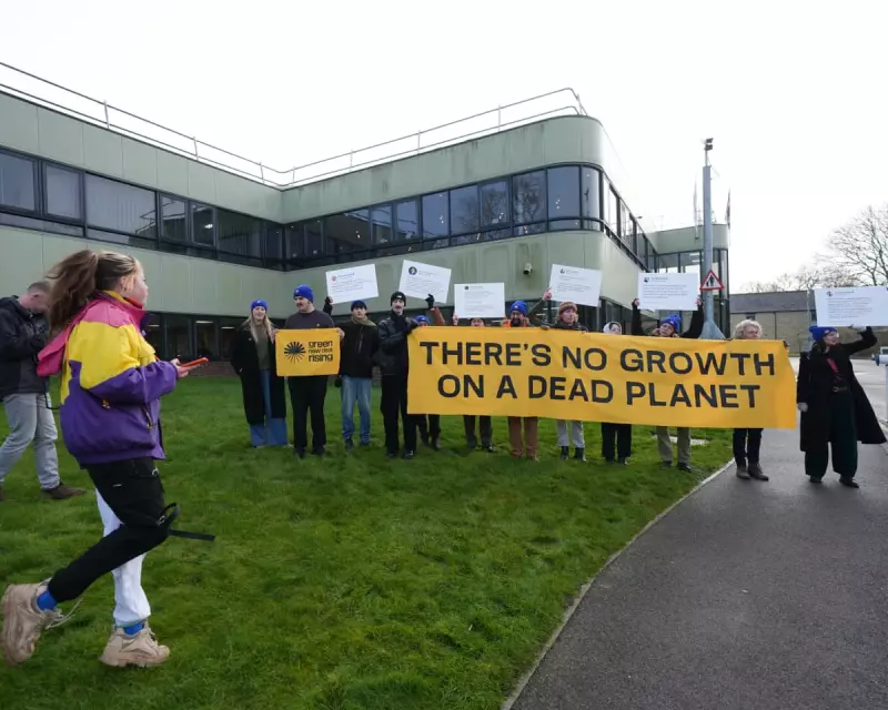 Labour's Bold Plan to Offset Heathrow Expansion Emissions: A Green Aviation Future?