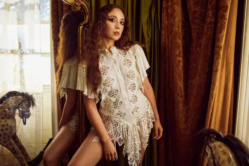 Laufey Live Review: A Spellbinding Night of Jazz-Pop Fusion at London's O2 Academy