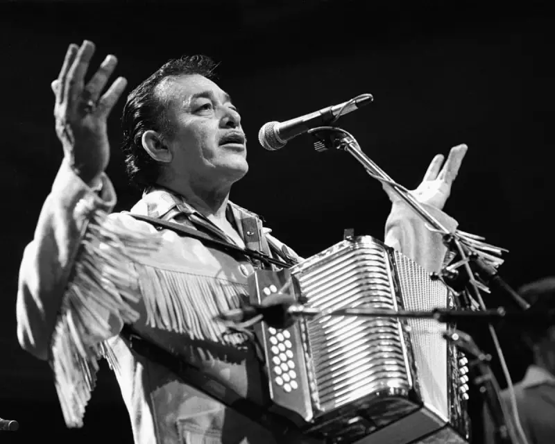 Legendary Accordionist Flaco Jiménez Passes Away at 93 – A Tribute to the Tex-Mex Icon