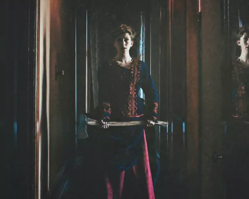 Lizzie Borden’s Dark Tale Reimagined: A Gripping Review of ‘Bury the Hatchet’ at Edinburgh Fringe