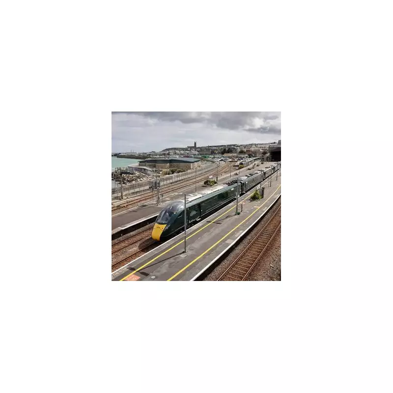 Man Takes Epic 13-Hour London to Penzance Sleeper Train Journey – And Loves Every Minute