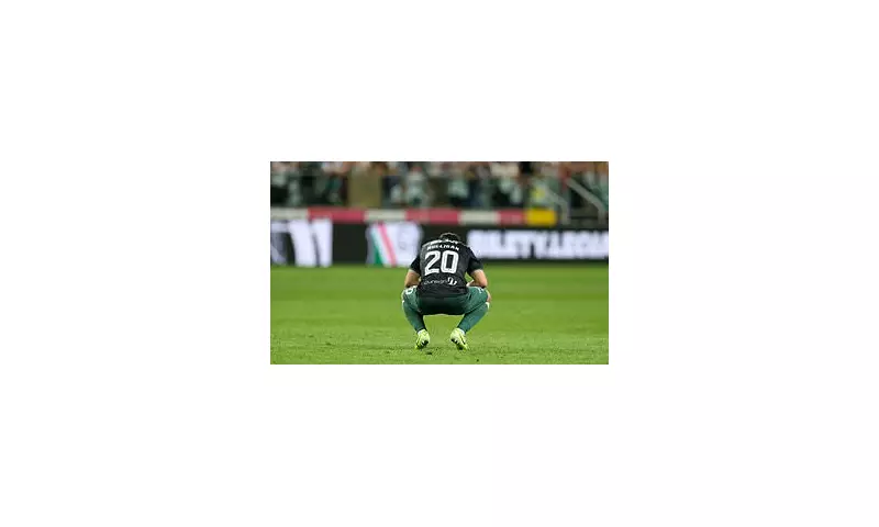 Manchester United's Academy Sensation Amad Diallo Stuns with Breathtaking Pre-Season Volley | EXCLUSIVE