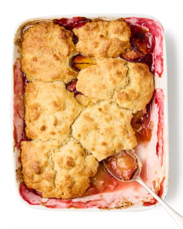 Master the Art of Peach Cobbler: A Foolproof Recipe for Summer Bliss