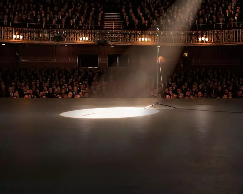 Mastering the Stage: How Microphones and Betty Boothroyd-Style Projection Elevate Acting