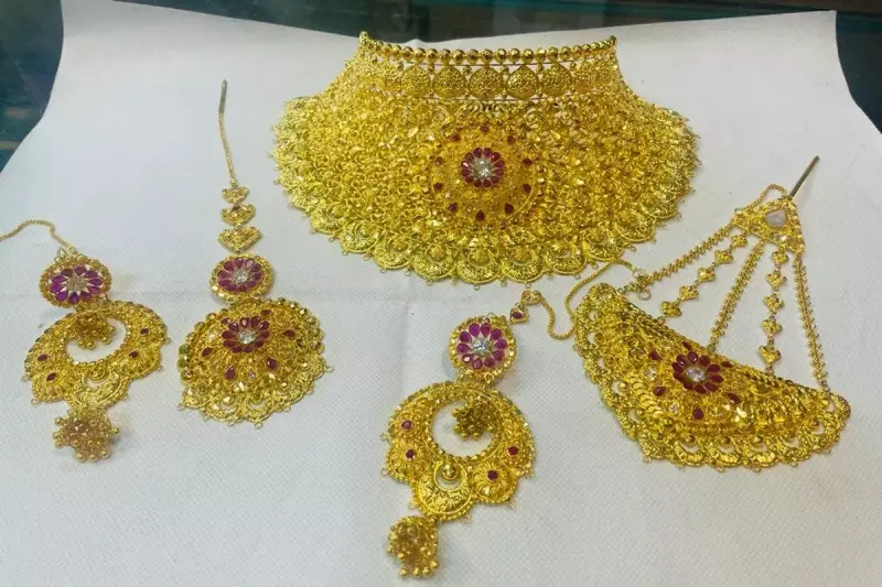 Metropolitan Police Seek Public Help to Identify Suspect in Bromley Burglary