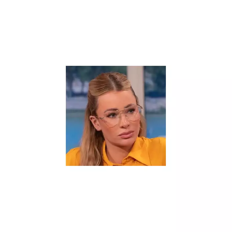 Olivia Attwood Stuns in Linen Trousers – Get Her Effortless Summer Look!