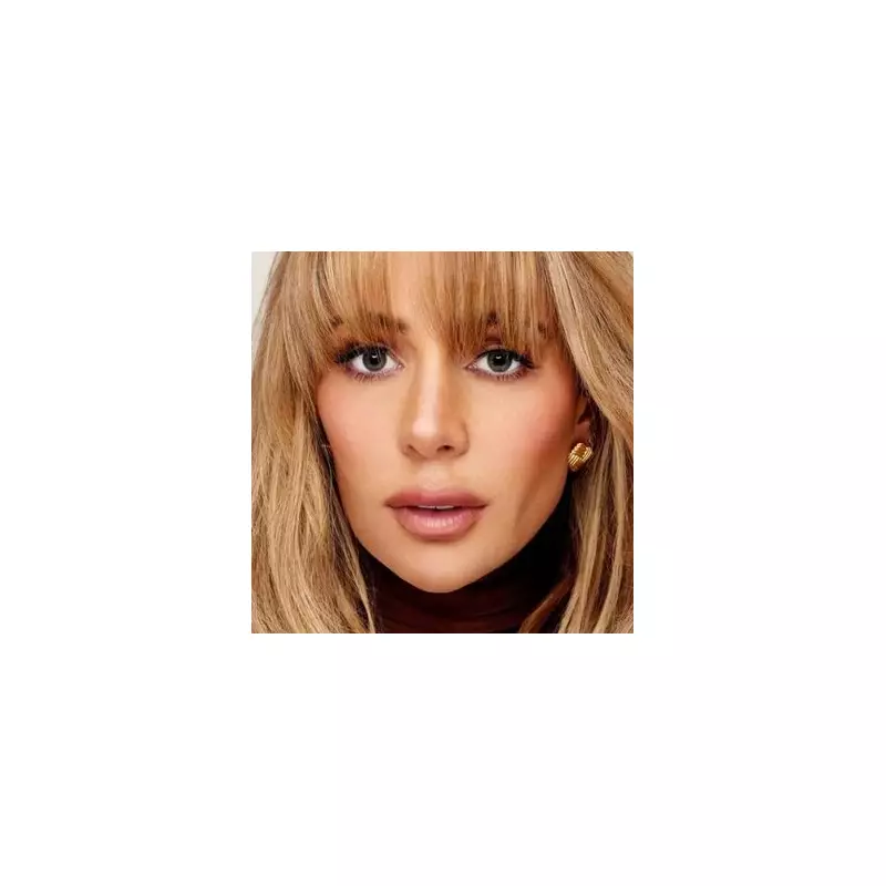 Olivia Attwood's Stunning Initial Necklace – A Must-Have Fashion Statement