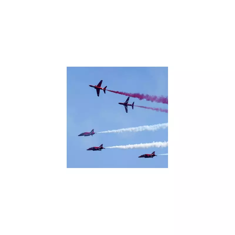 Red Arrows Stun Crowds with Spectacular Flight Path Over London – Live Updates