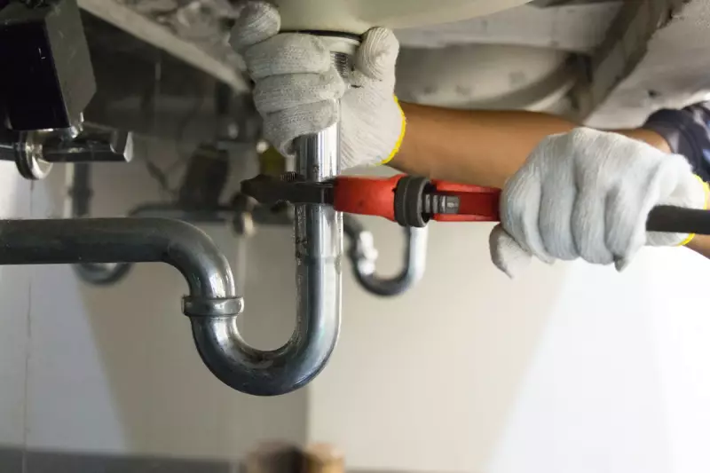 Rogue Traders Scam UK Households Out of £4.4 Billion – Citizens Advice Warns