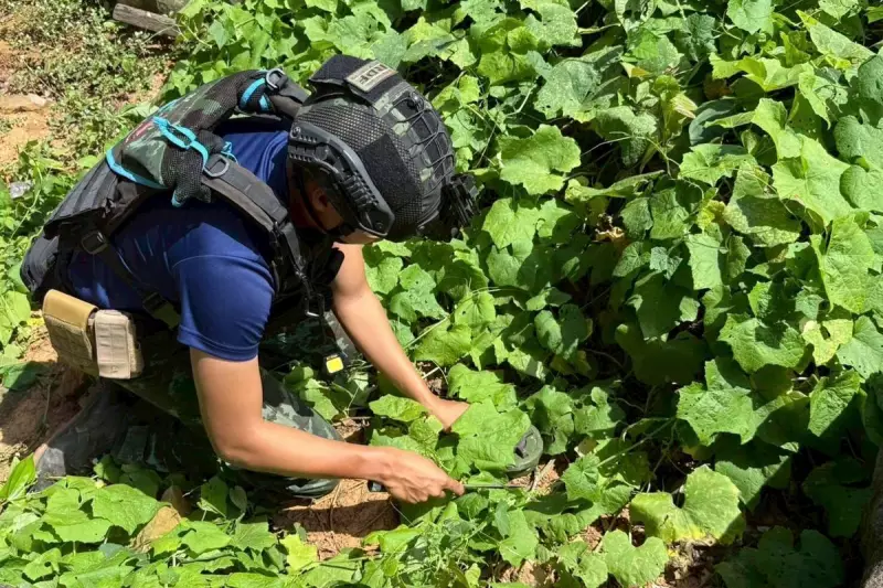 Shocking CCTV Footage: Thai Woman Arrested for Violent Attack on Bangkok Street