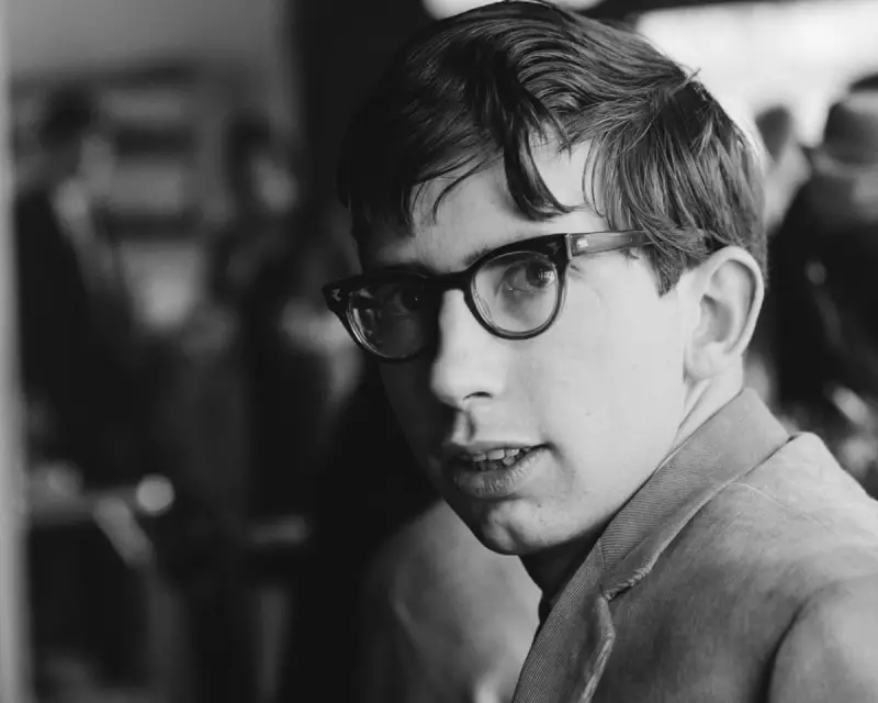 Shrinking Girl Summer, Sharon Stone's Comeback & Peter Carey's Ned Kelly: 5 Must-Read Stories