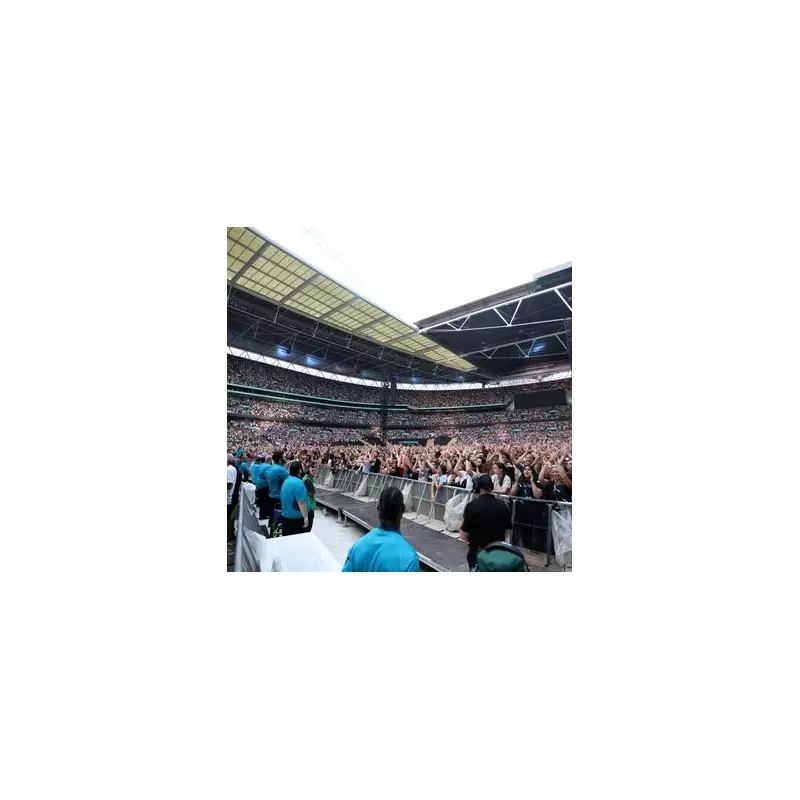 Tragedy at Oasis Tribute Act Gig: Fan Dies During Performance – Latest Updates