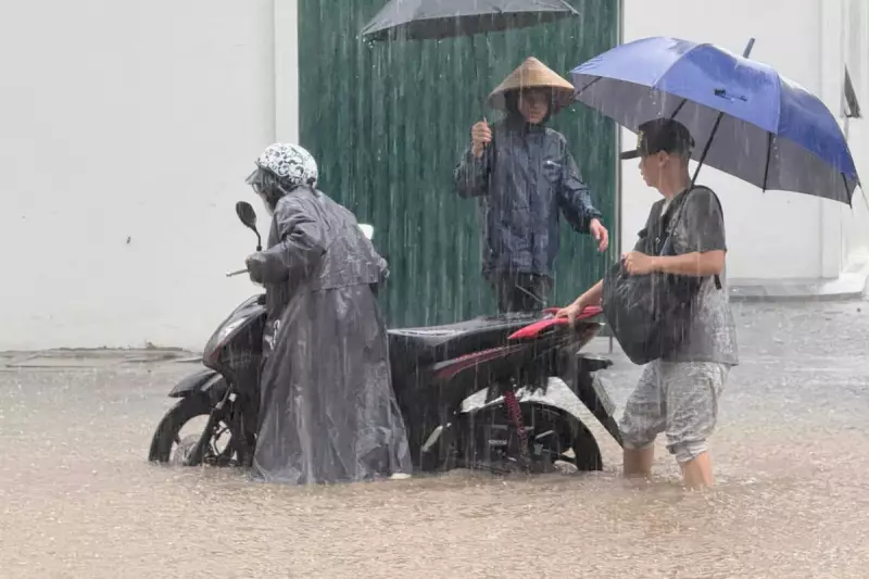 Vietnam's Record Heatwave Scorches Southeast Asia | Mercury Hits 44°C