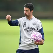 Arsenal Transfer Bombshell: Arteta Eyes Hincapie & Zinchenko Swap Deal as Vieira Exit Looms