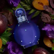 Beloved Perfume Discontinued: Shoppers Devastated as Iconic Scent Vanishes from Shelves