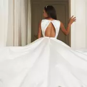 Bride-to-be Stuns with £35 Dream Wedding Dress Find – A Bargain Hunter's Fairytale