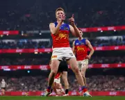 Brisbane Lions vs Collingwood Magpies: AFL Showdown Steals the Spotlight