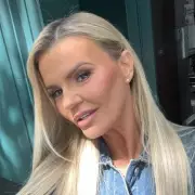 Celebs Go Dating Expert's Brutally Honest Verdict on Celebs' Dating Red Flags | Exclusive