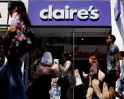 Claire's UK and Ireland Stores Face Administration: Hundreds of Jobs at Risk