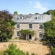 Devon Farmhouse Pool Goes Viral for Breathtaking Views – A Hidden Gem You Must See!