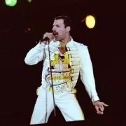 Freddie Mercury's Bold Choice: Why He Refused to Fix His Iconic Teeth