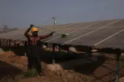 How to Clean and Maintain Solar Panels for Maximum Efficiency