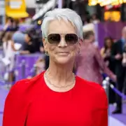 Jamie Lee Curtis Breaks Down in Tears Over Heartfelt Tribute to Late Parents