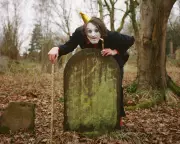 Joe Kent-Walters as Frankie Monroe: A Hilarious and Heartfelt Cabaret Triumph at Edinburgh's Monkey Barrel