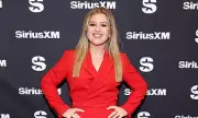 Kelly Clarkson Postpones Las Vegas Residency Due to Heartbreaking Family Emergency