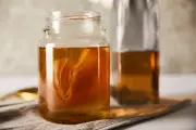 Kombucha: The Fermented Tea Taking the UK by Storm – Health Benefits and Risks