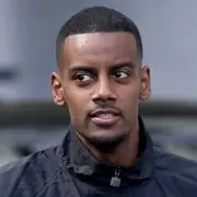 Liverpool Eye Alexander Isak as Potential Salah Replacement – Latest Transfer Rumours