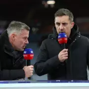 Liverpool Legend Jamie Carragher Clashes with Gary Neville Over Alexander Isak Transfer Rumours