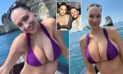 Pete Davidson's Pregnant Girlfriend Elsie Hewitt Flaunts Bump in Daring Bikini Snap | Daily Mail