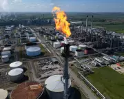 Prax Plunges into Administration: Lindsey Oil Refinery Faces Uncertain Future After Loan Scandal