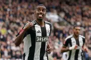Premier League Transfer Frenzy: Liverpool, Arsenal & Chelsea Chase Isak, Hincapie & Guehi | Latest Rumours