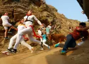 Robots in the Ring and a Furious Bull: This Weekend’s Most Striking Photos