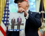 Trump's Ultimatum: Threatens Russia Sanctions Over Stalled Ukraine Peace Deal | The Guardian