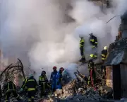 Ukraine War Intensifies: Zelenskyy Warns of Russian Offensive as Putin's Forces Strike Kharkiv