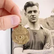 Ultra-Rare Chelsea Title Medal from 1955 Up for Auction – Football History Up for Grabs!