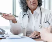 Why Patients Still Mistake Female Doctors for Nurses – The Hidden Bias in Healthcare