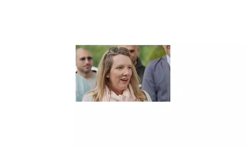 Antiques Roadshow Sensation: Painting Tossed in for Free With Furniture Sells for Whopping £15,000