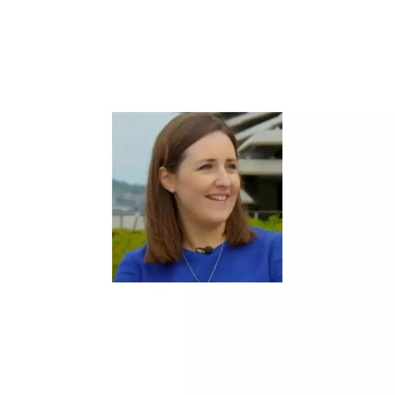 Antiques Roadshow Stuns Viewers with Emotional Family Reunion as WWII Hero's Heirlooms Revealed