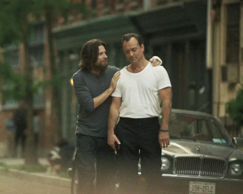 Black Rabbit Review: Jude Law & Jason Bateman's New Series Fails to Impress Critics | The Guardian