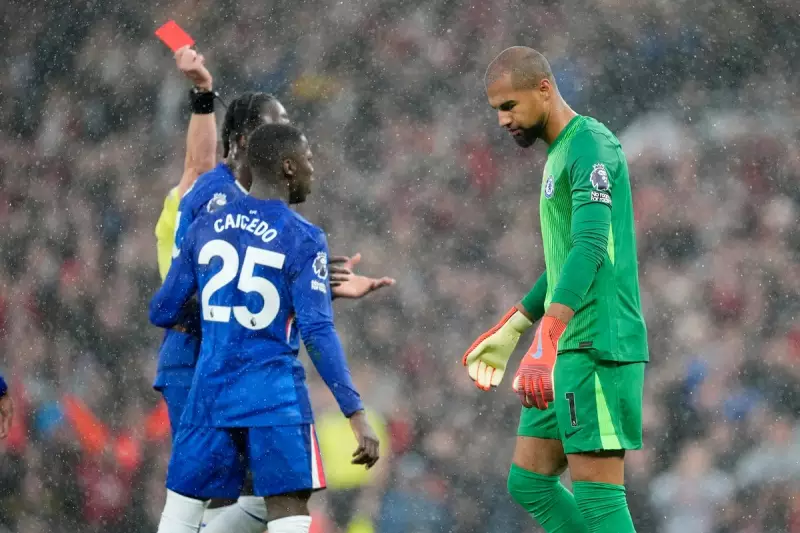 Chelsea Keeper Robert Sanchez Sees Red in Man United Thriller: Palmer's Heroics Not Enough