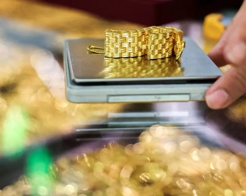 Gold Prices Surge: On Track for Best Year Since 1979 Amid Economic Uncertainty