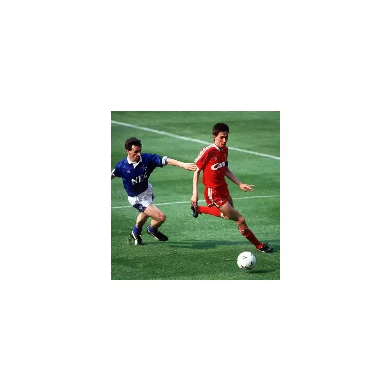 Liverpool and Everton Clash in High-Stakes Transfer Battle for Championship Star Jacob Greaves