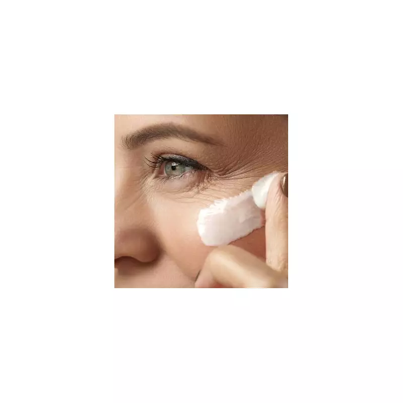 Liz Earle's Cult-Favourite Hot Cloth Cleanser Slashed by 50% in Unmissable Boots Deal